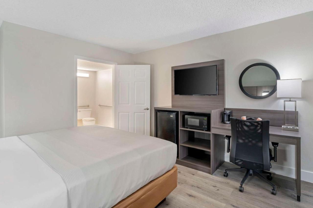 Quality Inn & Suites Orlando East - Ucf Area Alafaya Ngoại thất bức ảnh