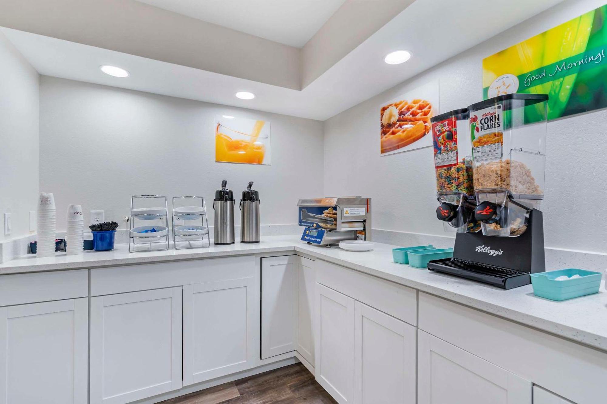 Quality Inn & Suites Orlando East - Ucf Area Alafaya Ngoại thất bức ảnh