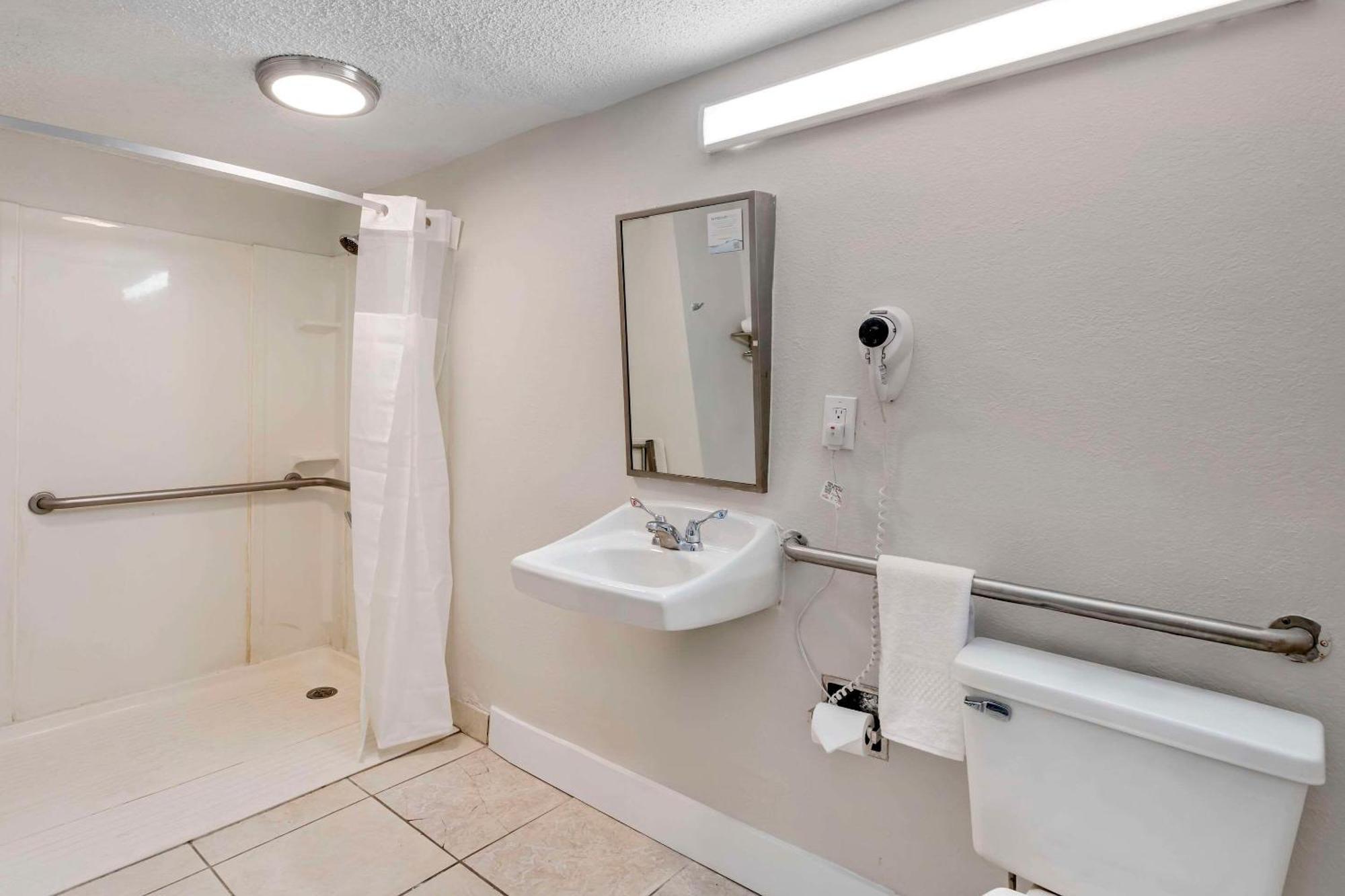 Quality Inn & Suites Orlando East - Ucf Area Alafaya Ngoại thất bức ảnh
