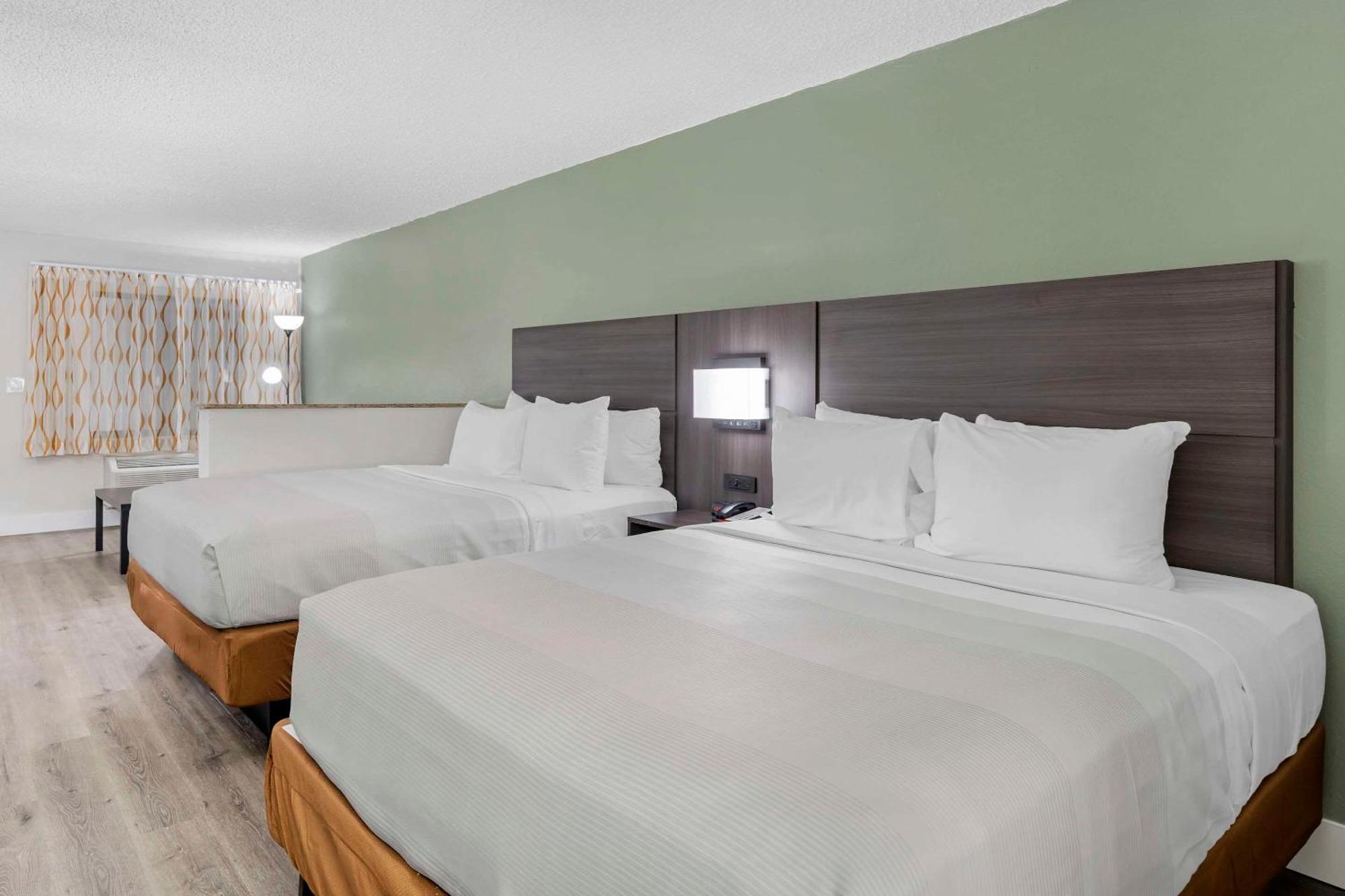 Quality Inn & Suites Orlando East - Ucf Area Alafaya Ngoại thất bức ảnh