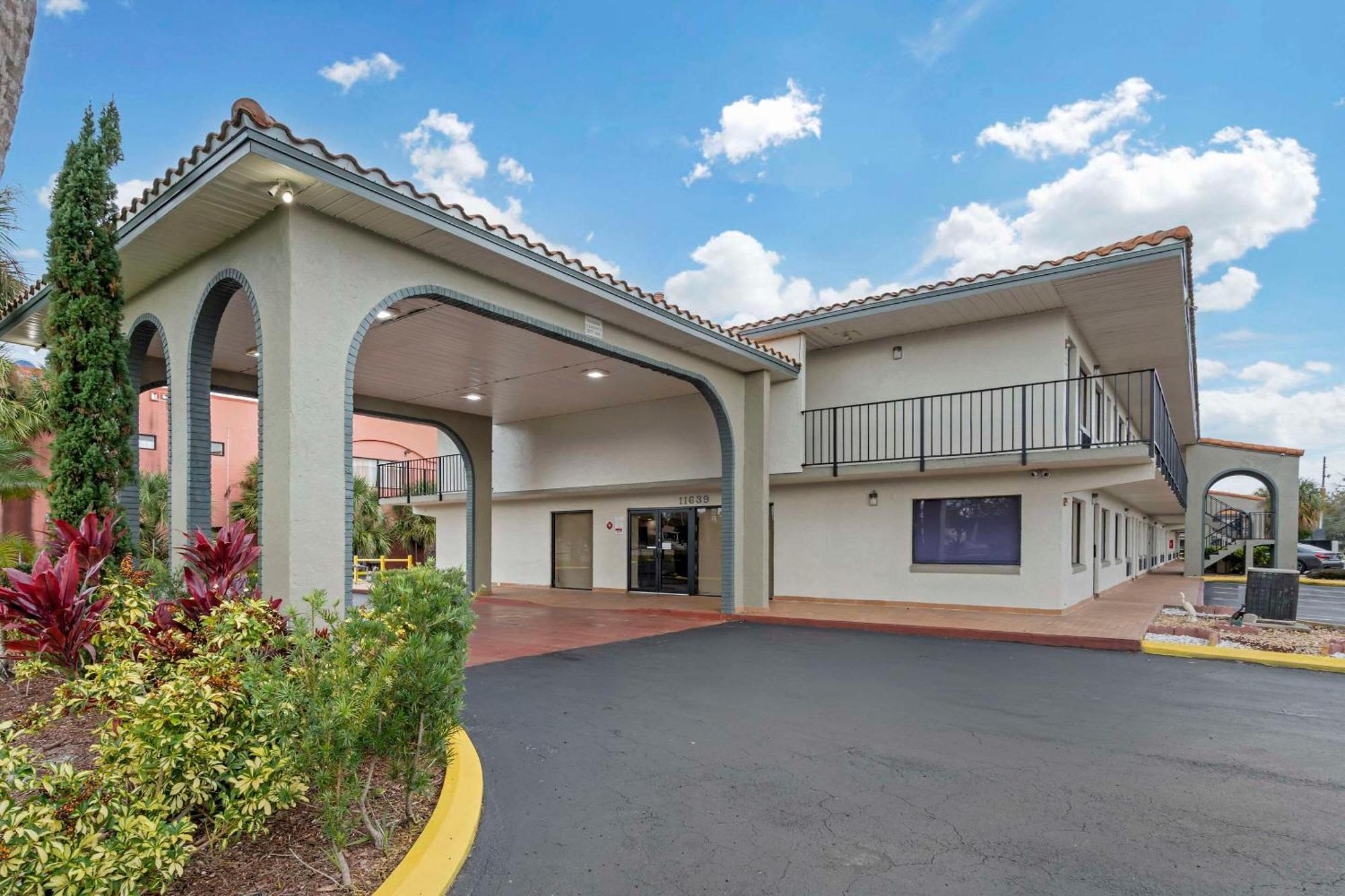 Quality Inn & Suites Orlando East - Ucf Area Alafaya Ngoại thất bức ảnh