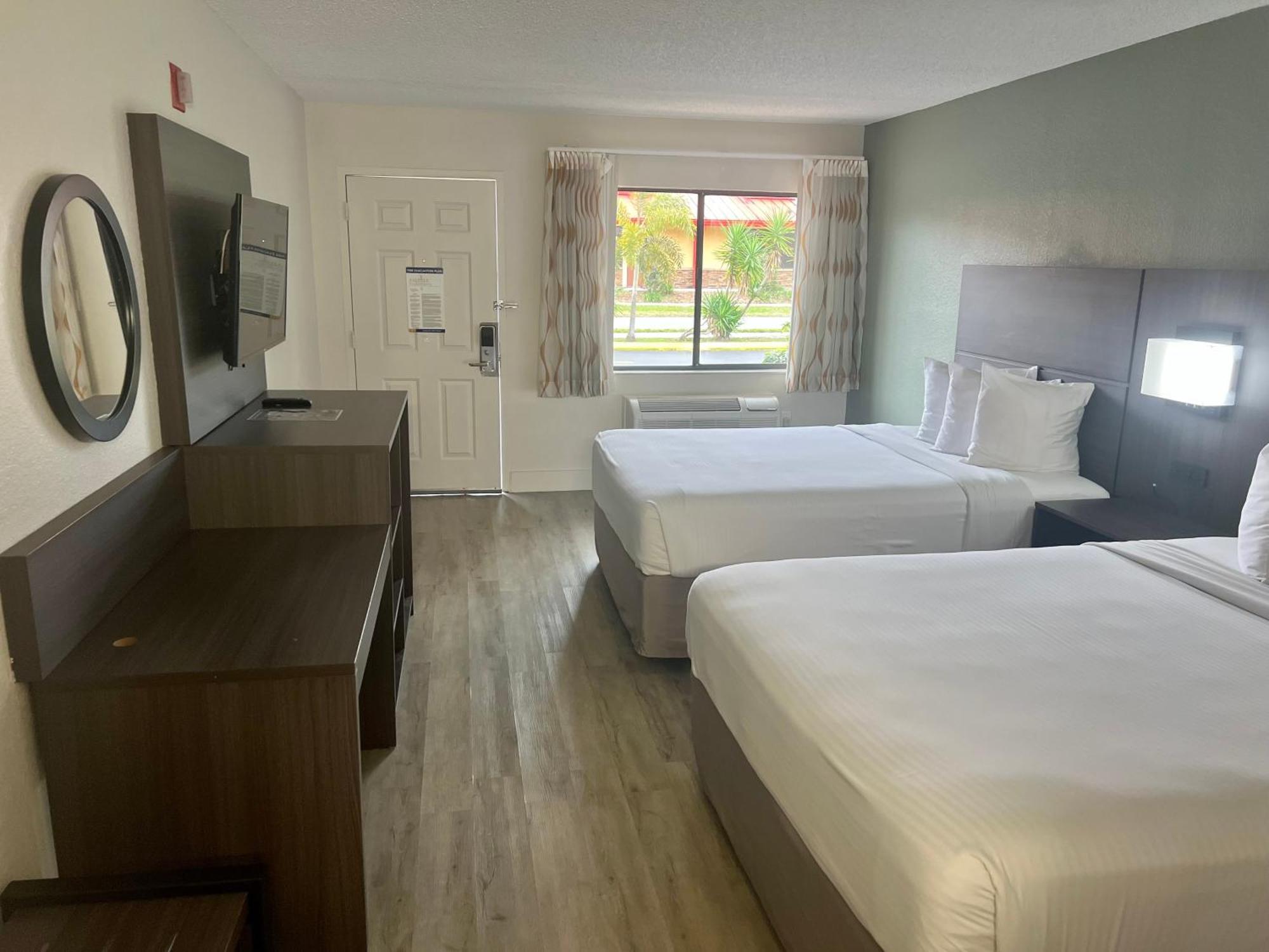 Quality Inn & Suites Orlando East - Ucf Area Alafaya Ngoại thất bức ảnh