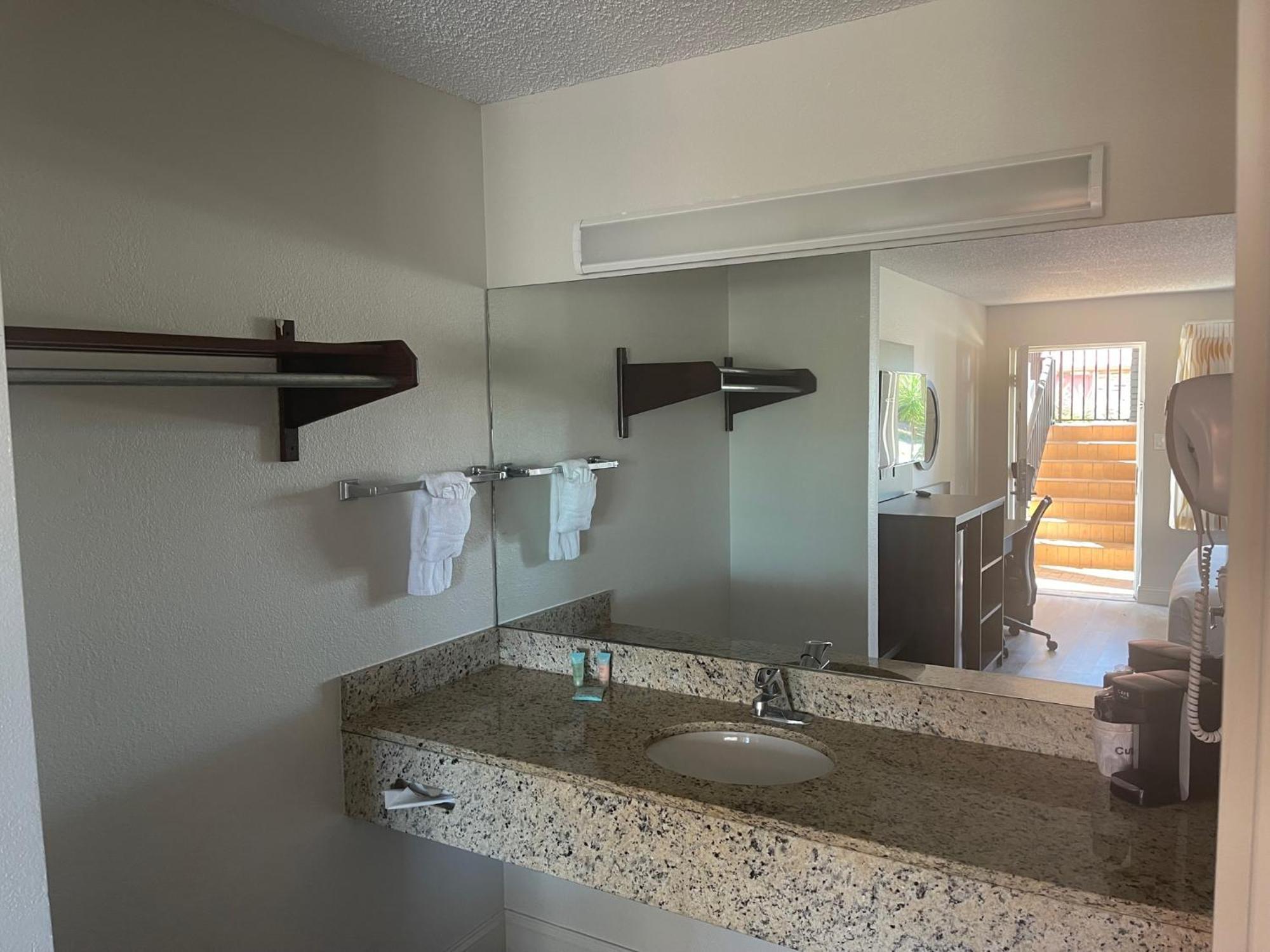 Quality Inn & Suites Orlando East - Ucf Area Alafaya Ngoại thất bức ảnh