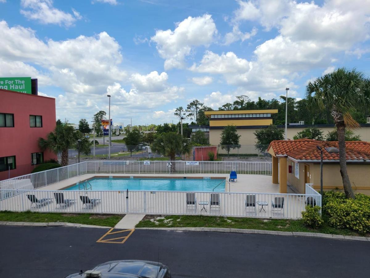 Quality Inn & Suites Orlando East - Ucf Area Alafaya Ngoại thất bức ảnh